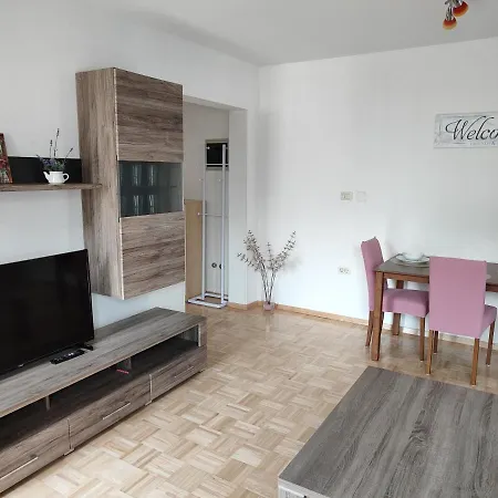 Apartma Nena *